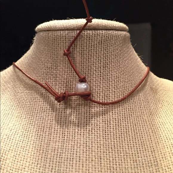 🐚Genuine Freshwater Pearl & Leather Necklace 🐚 - Picture 5 of 6